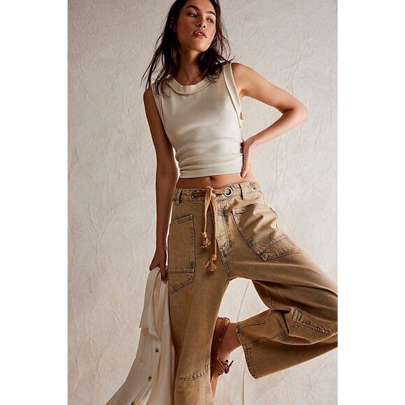 NEW FREE PEOPLE WE THE FREE LOW SLUNG MOXIE BARREL DISTRESSED JEANS IN COWBOY 29 - Picture 8 of 16